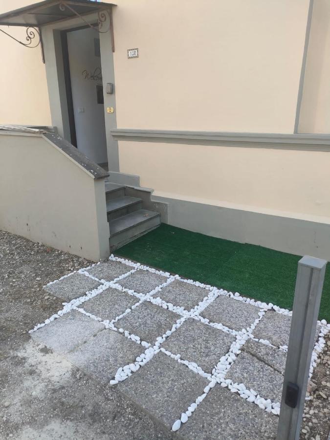 ホテル La Finestra Sul Viale ピサ エクステリア 写真